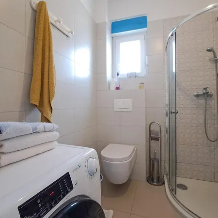 2 Bedroom Amazing In 아파트 메덜린